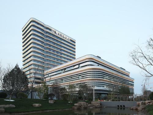Sunstone Plaza Hotel