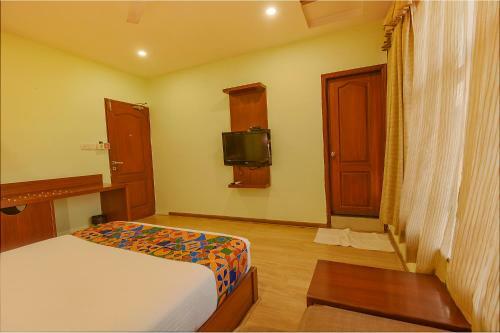 Fabhotel The Btm Palace