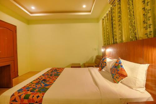 Fabhotel The Btm Palace