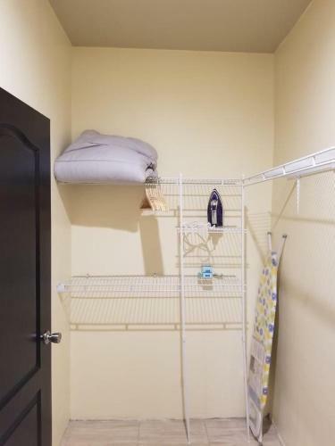 Apartamento Contemporary One Bedroom In Kingston