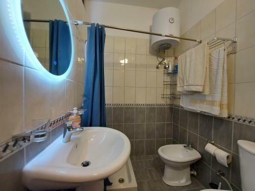 Sea & Sun Seaview Apartments { Fully Equipped }