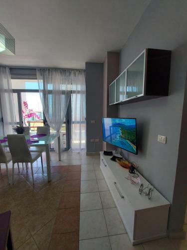 Sea & Sun Seaview Apartments { Fully Equipped }