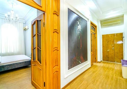 Apartment On Khagani Gardens Targovi