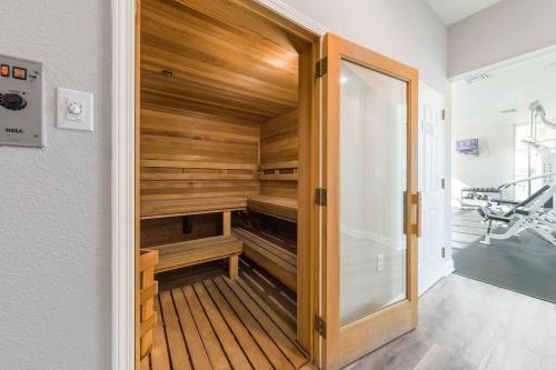 Crystal Shores Unit 606