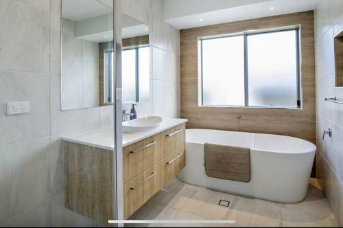 Big Brand New Home 4 Bed Rooms