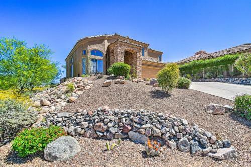 Luxury Home With Putting Green And Sunset Views!