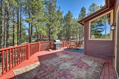 Peaceful Haven With Deck And Golf Course View!