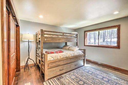 Peaceful Haven With Deck And Golf Course View!