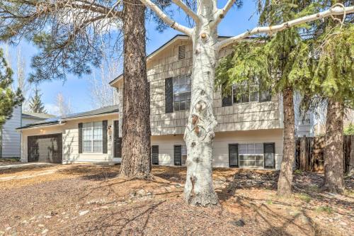 Contemporary Home 3 Mi To Historic Downtown!