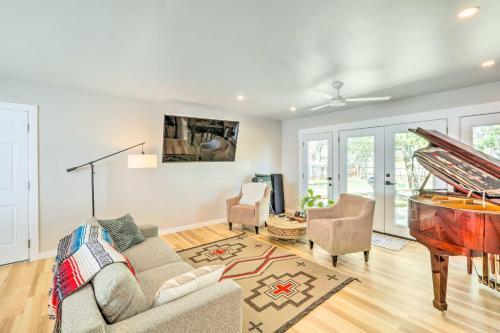 Contemporary Home 3 Mi To Historic Downtown!