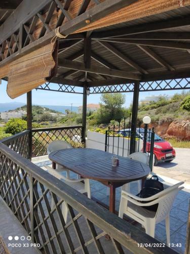 Melrose Maisonette By The Sea