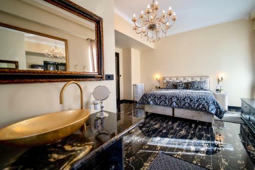 Mr. Charlie Luxury Apartments