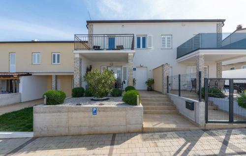 Holiday House Businia With Whirlpool
