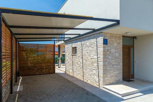 Villa Sky Dream For 8 Persons In Novigrad