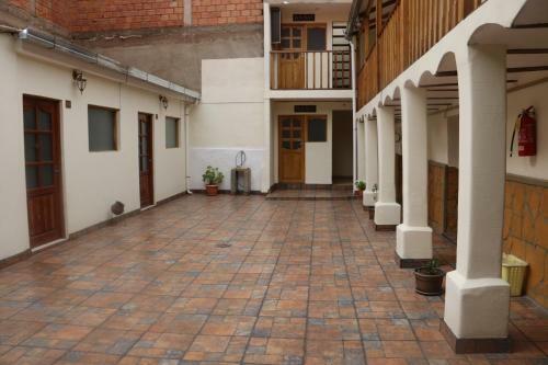 Los Faroles Hostal