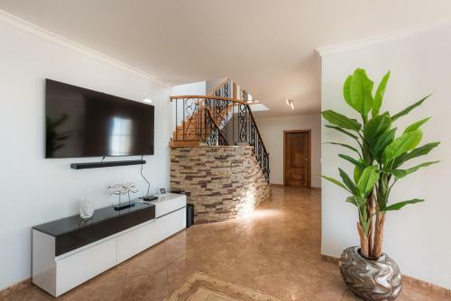 Sunnyside Villa
