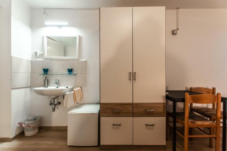 Hostal Apartment Ticar