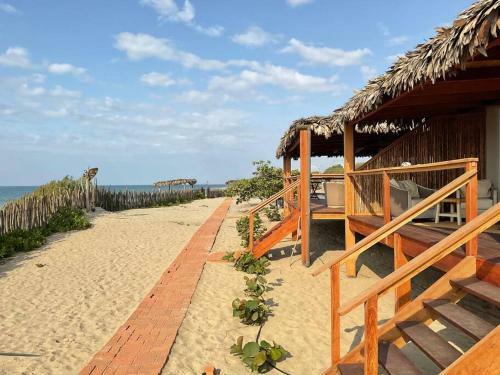 Villa 4 Rooms Beachfront Opalo Caser�o de Mar