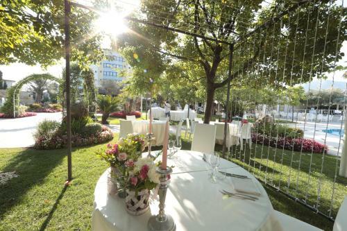 Edra Palace Hotel
