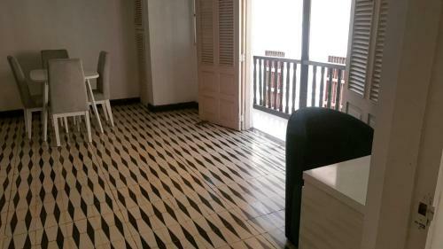 Colonial House Apartment - Historic Center