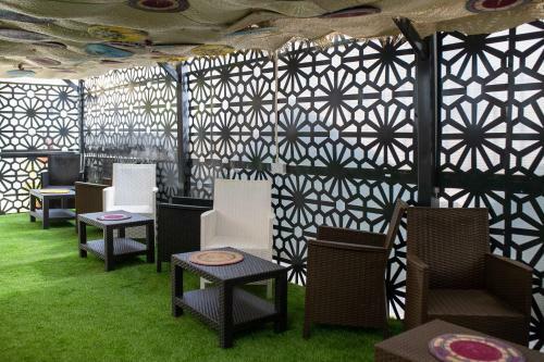 Apartamento Metrohills Business Suites
