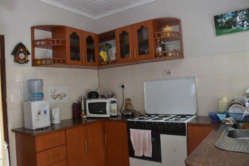 Bed & Breakfast Serenity 3-bedroom House
