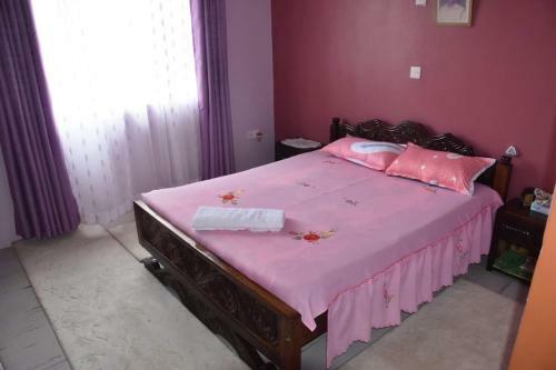 Bed & Breakfast Serenity 3-bedroom House