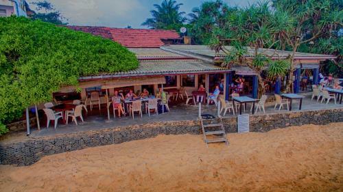 Hostal Jlh Beach Hotel Hikkaduwa