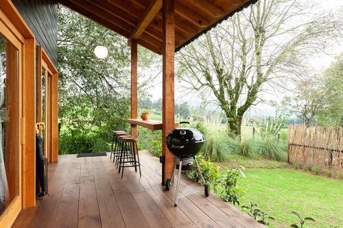Hermosa Caba�a Rodeada De Bosque