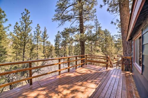 Welcoming Big Bear Home With Deck And Tree Views