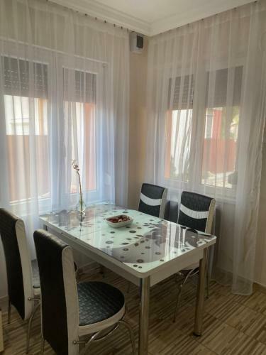Viola Apartman