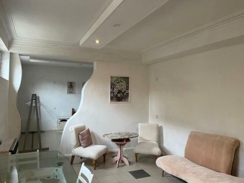 Hostal Guest House One Two Three