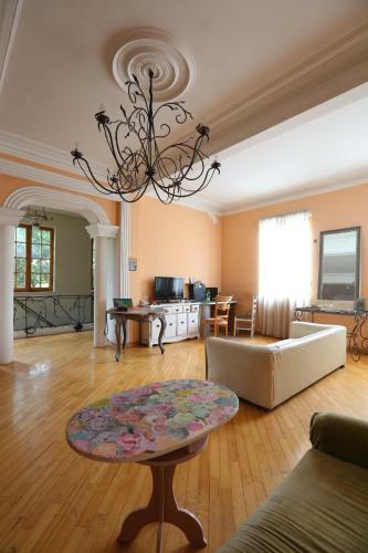 Hostal Guest House One Two Three