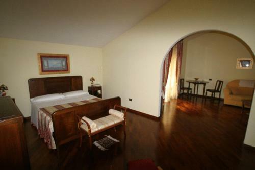 Hotel Tavernola - Locanda Di Campagna