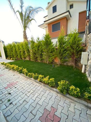 Toharya Villa