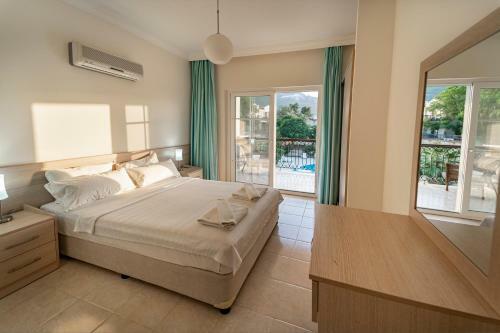 Emerald Villa In �l�deniz