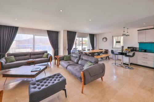 Villa Angell