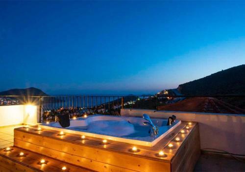 Villa Batum, Kalkan Center