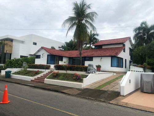 Casa Los Leones - El Pe�on