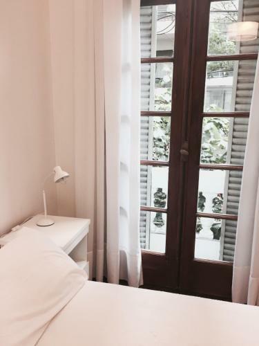 Apartamento Dos Ambientes Amplios Y Luminosos En Recoleta