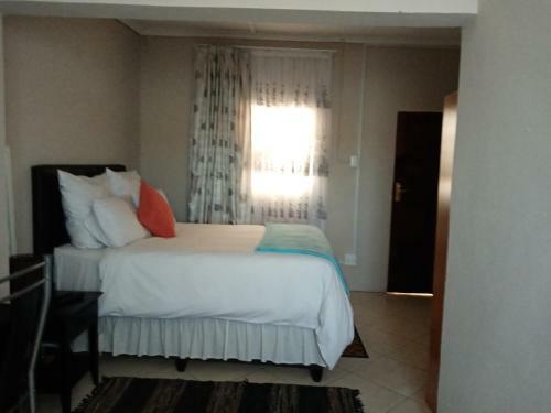 Hostal Isiqalo Guest House
