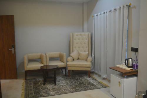 Maharaja Hotel & Banquet