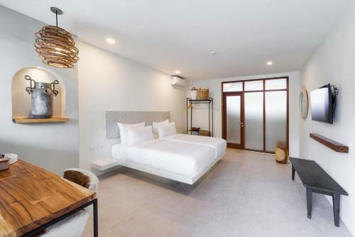 El Tropico Boutique Hotel