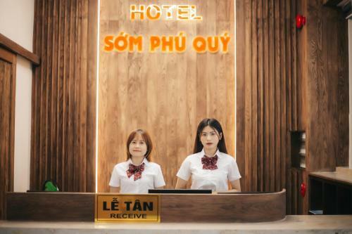Hotel Kh�ch S?n S?m Ph� Qu� - Ninh Thu?n