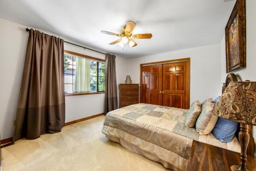 Honey Bear Hideaway