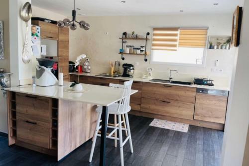 Nice 147 M2 With Garden-terrace-pool And Garage