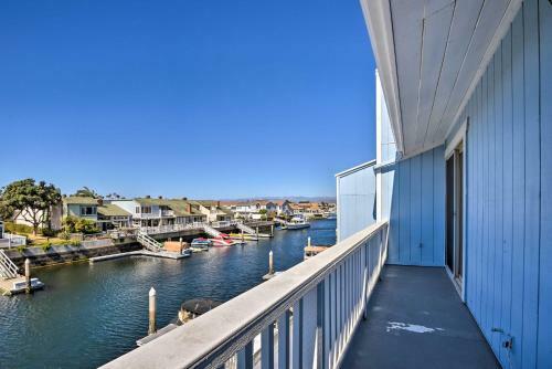 Waterfront Oxnard Escape With Kayaks And Dock!