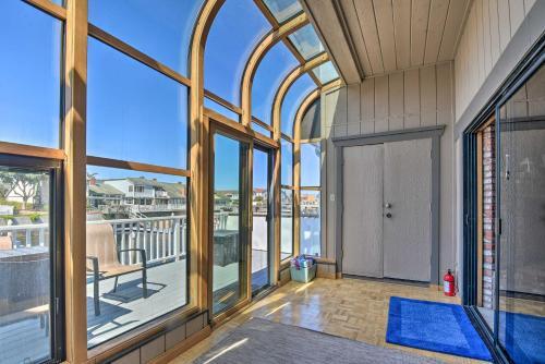 Waterfront Oxnard Escape With Kayaks And Dock!