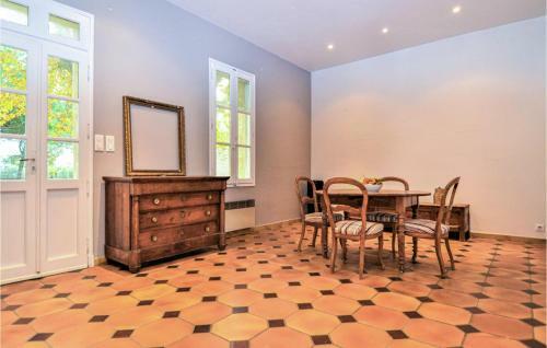 Awesome Home In Beaucaire With 6 Bedrooms