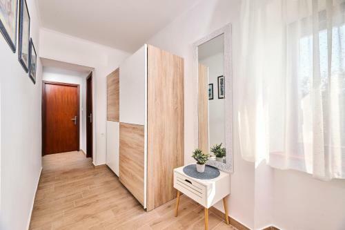Apartments Mirna Stress Free Vol.2